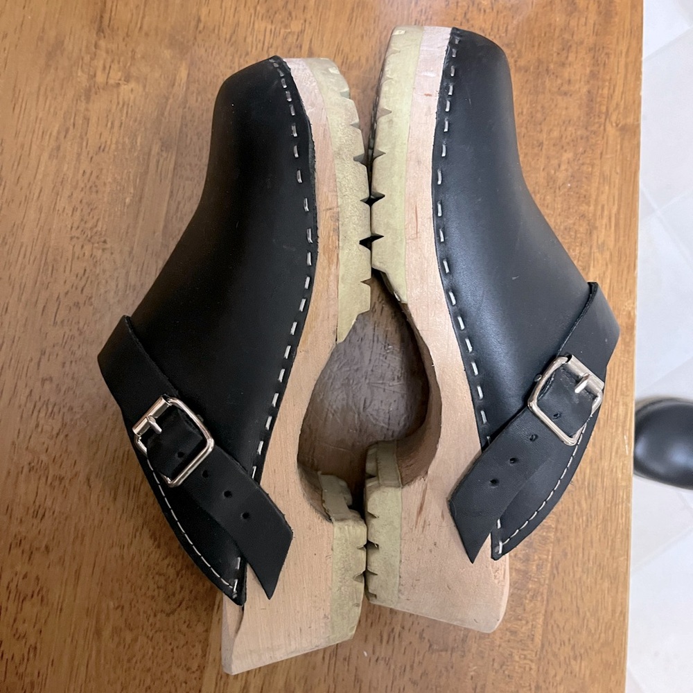 Lotta’s lug sole clogs